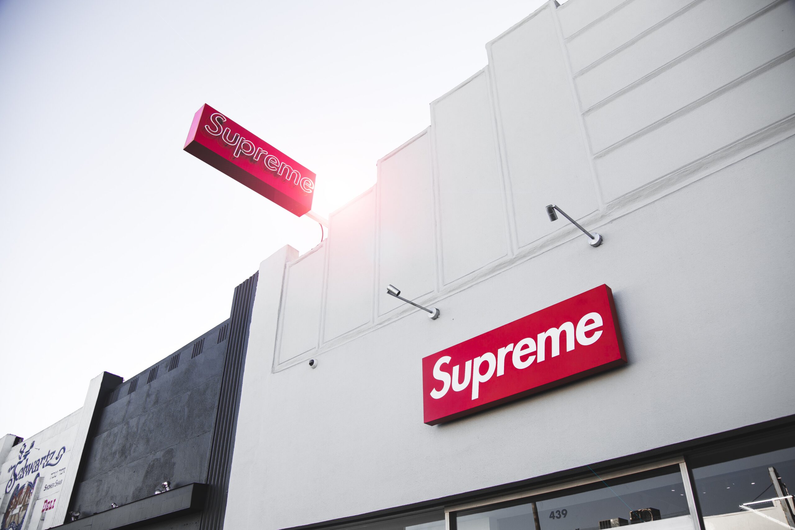 Supreme(シュプリーム)がダサいと言われる理由とは？おすすめできる人・できない人【評判】 | ダサこれ